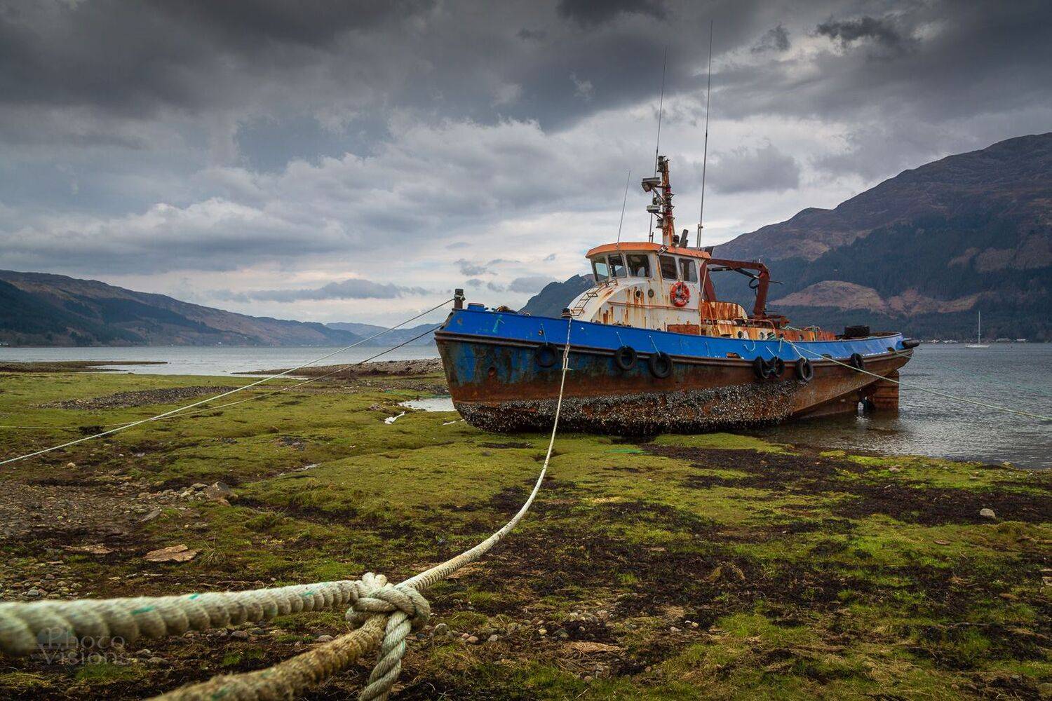 scotland,highlands,loch,boat,shoreline,coast,scottish,, Photo Visions