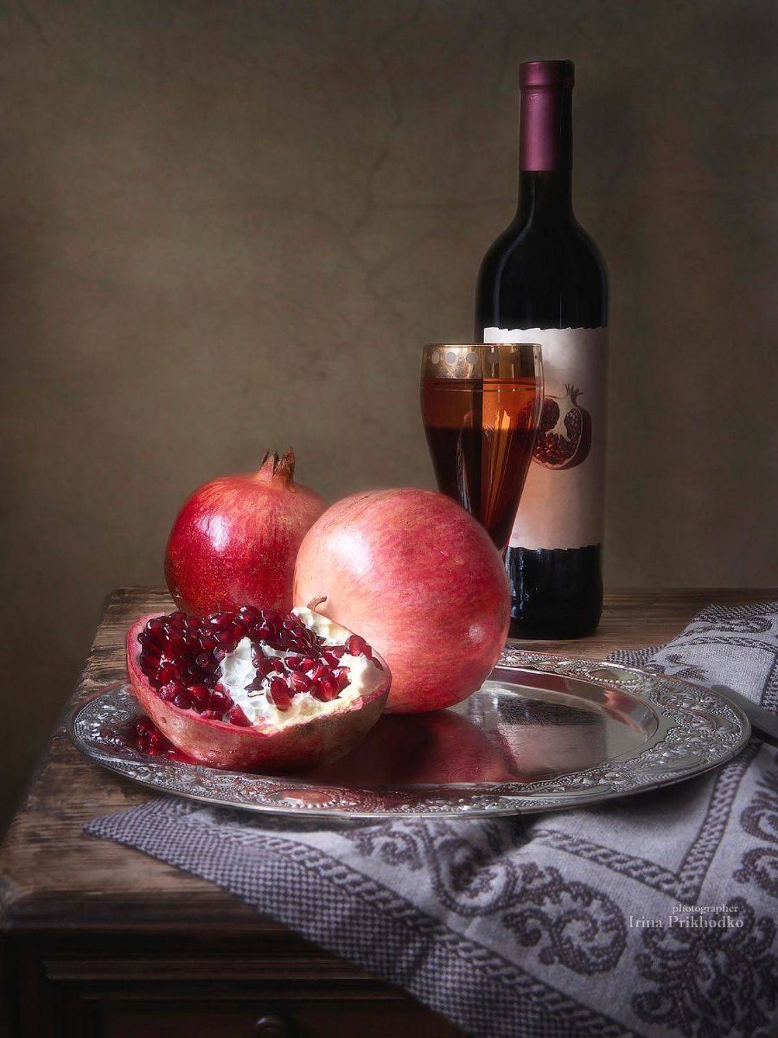 натюрморт, гранаты, вино, Приходько Ирина