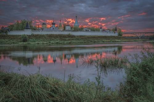 Старица на рассвете