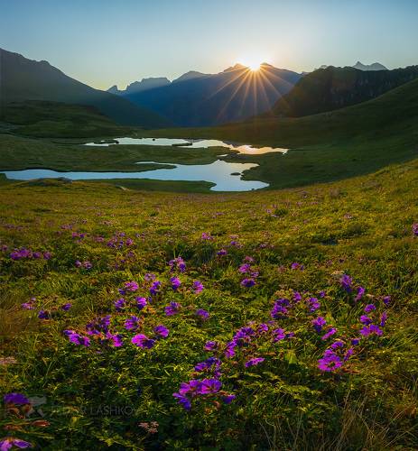 Утро горного озера