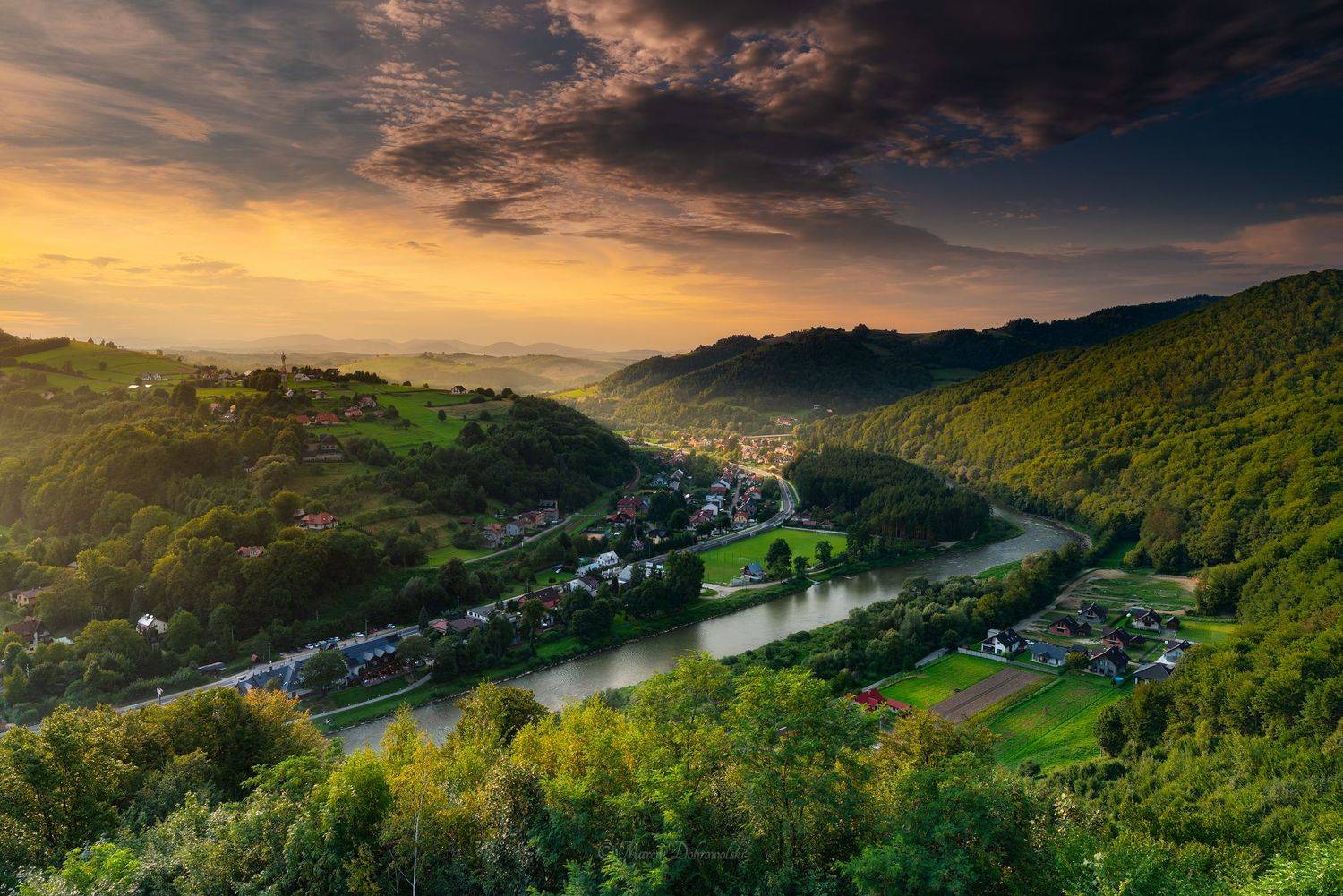 beskidy, beskid sądecki, poland, polska, mountains, mountainscape, landscape, river, trees, forest, road, town, buildings, nikon, tamron, sunset, clouds,  Marcin Dobrowolski