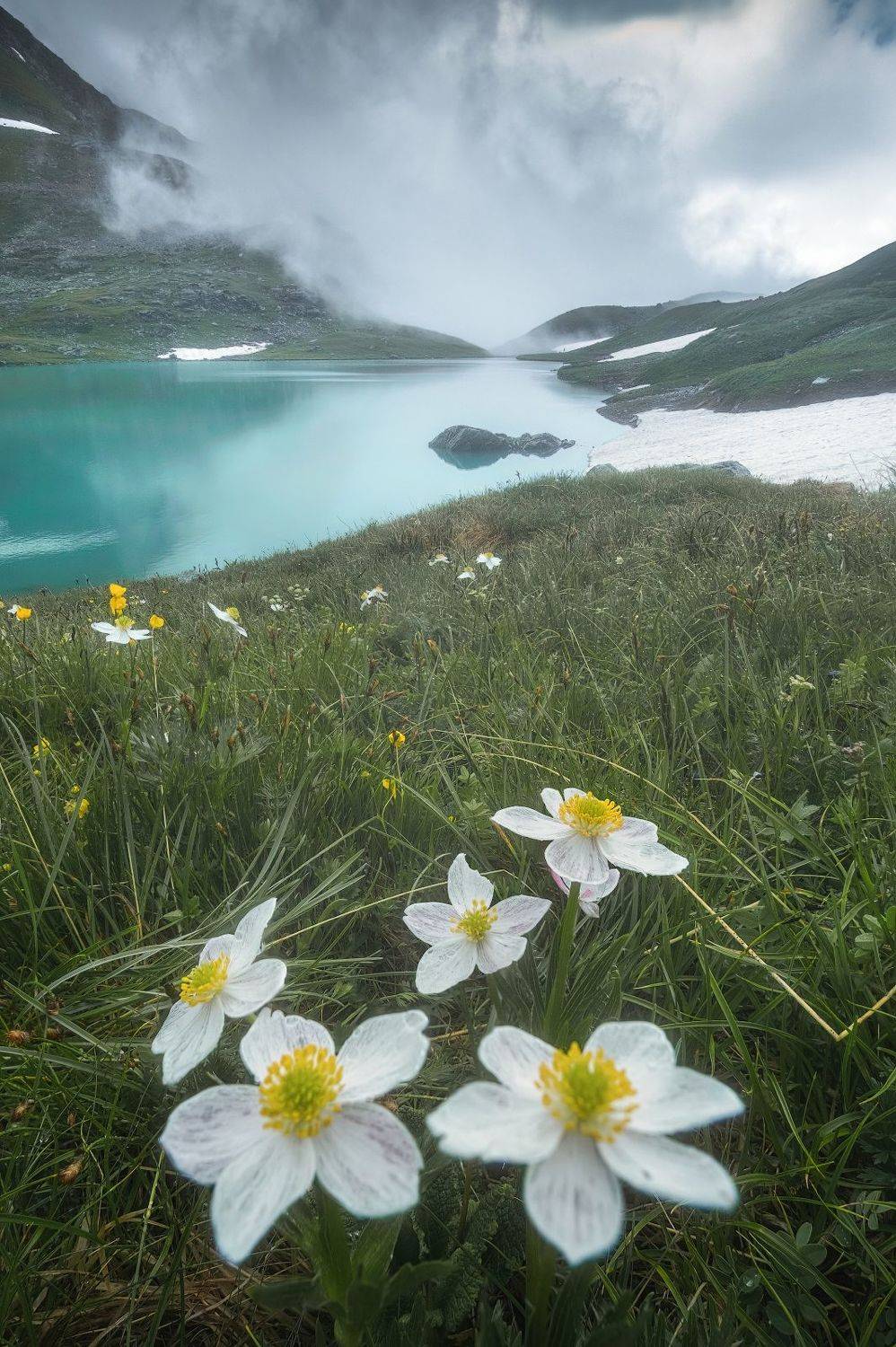 кавказ, горы, имеретинские озера, весна, туман, кчр, пейзаж, природа, кавказские горы, озеро безмолвия, большое имеретинское озеро, Глеб Желтов