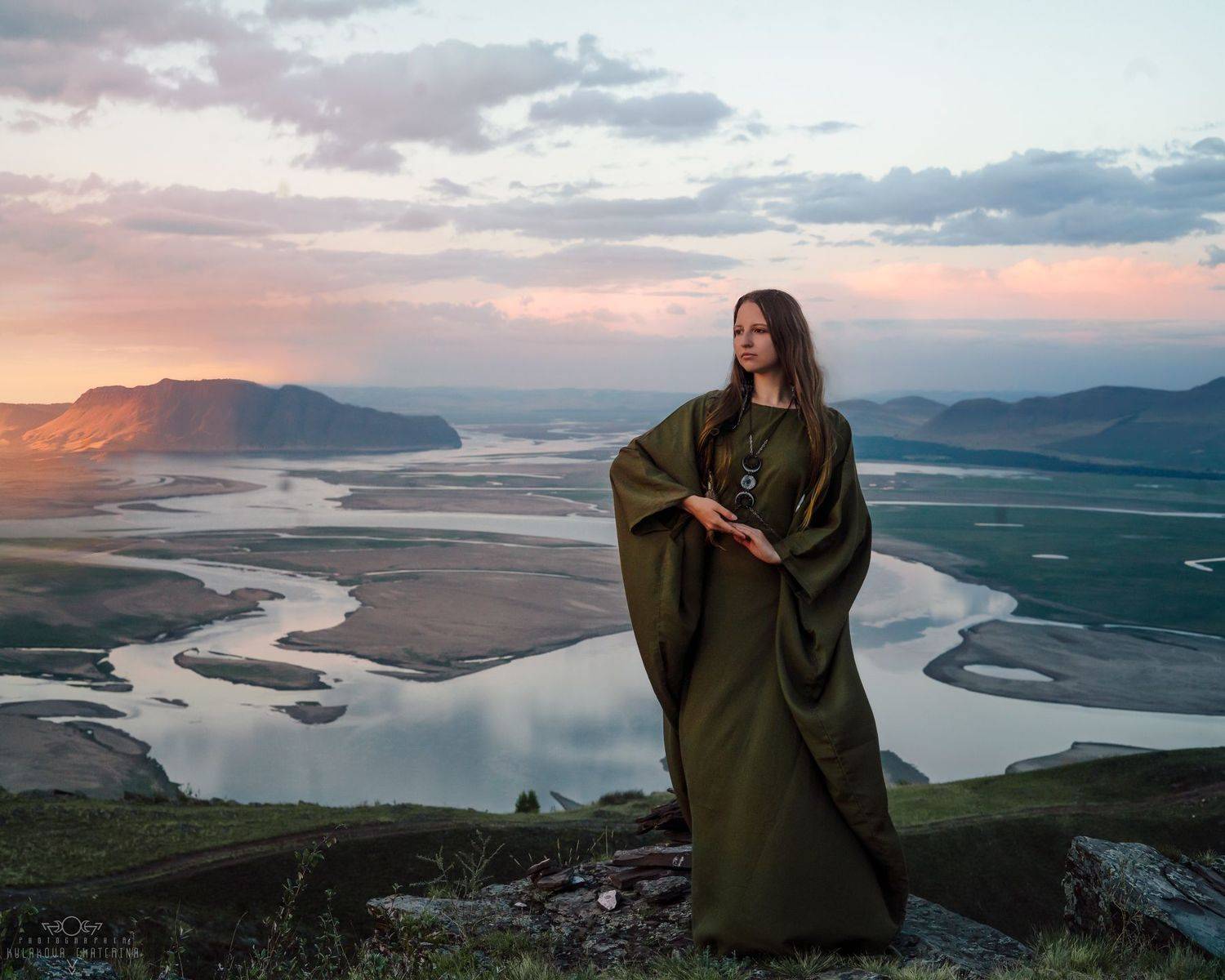 Хакасия, долина, горы, степь, зеленый, девушка, этника, закат, Кулакова Екатерина