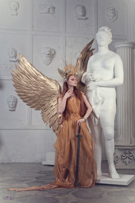 портрет, девушки, арт, крылья, миф, Медуза Горогона, Греция, античность, сказка, сказочное фото, рыжая, модель Медуза фото превью