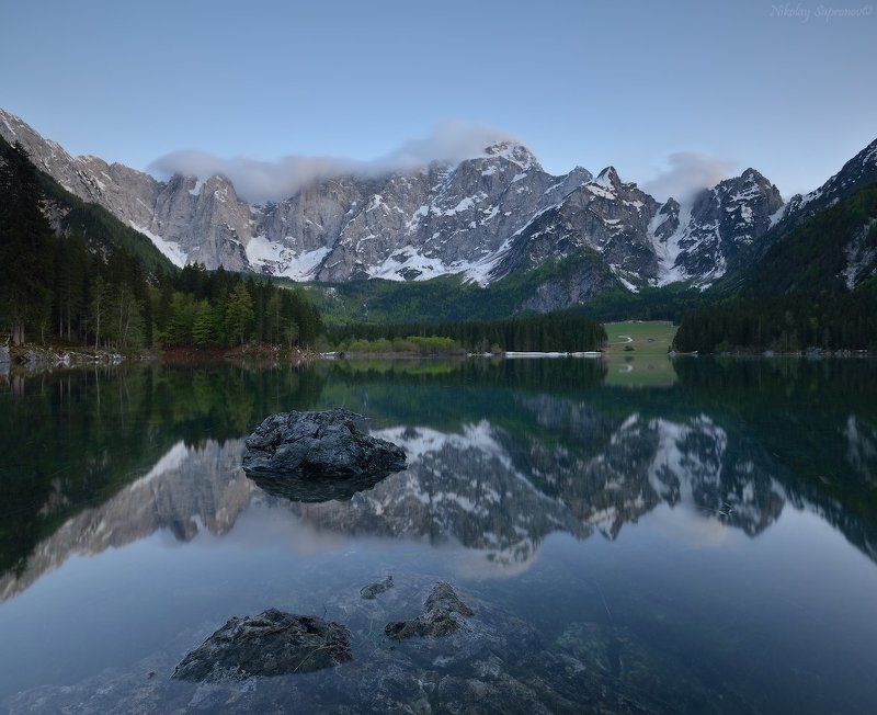 alps, fusine, julain, laghi de fusine, mangart, альпы, венеция, горные, горы, джулия, италия, ледниковые, мангарт, мангартское озеро, озера, отражение, фрули, юлианские, юлианские альпы, юлийские Майский вечер под Мангартской стеной фото превью