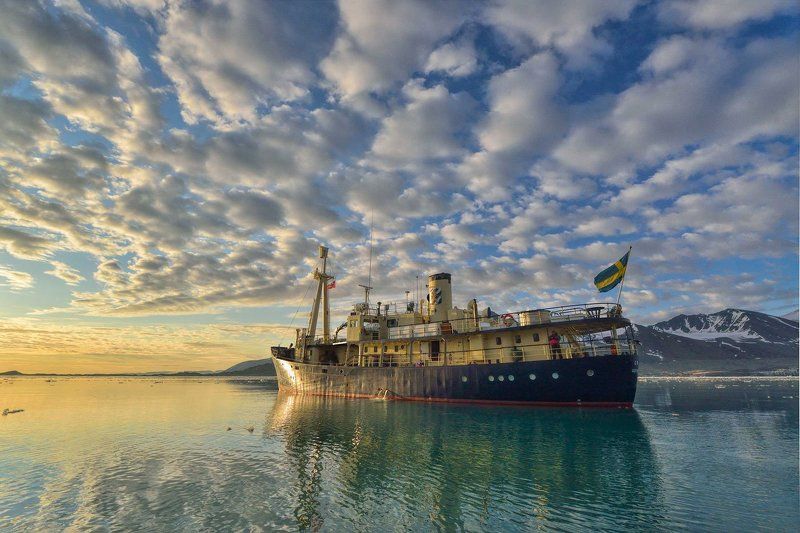 Арктика, архипелаг Шпицберген, корабль, Ориго, путешествия арктический рассвет  фото превью