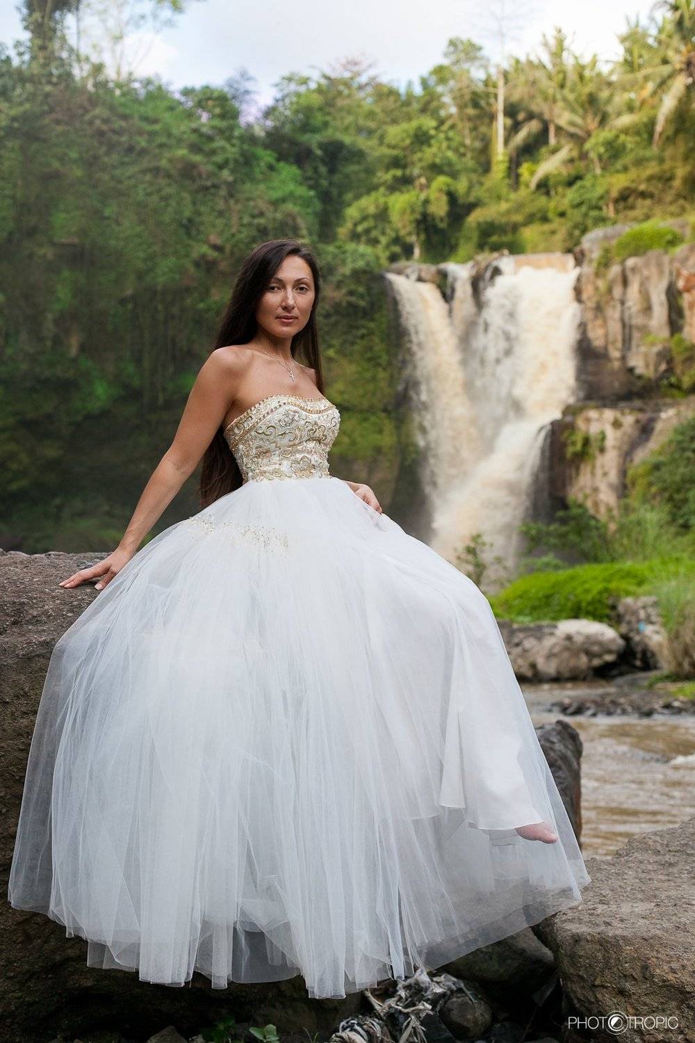 путешествие, свадьба, невеста, образ, девушка, платье, елен цай, elen tsay, бали, wedding, счастьее, нежность, любовь, азиатка, грация, красота, водопад, культура, традиции, Japan