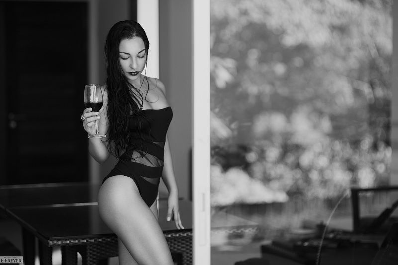 Veronika фото превью