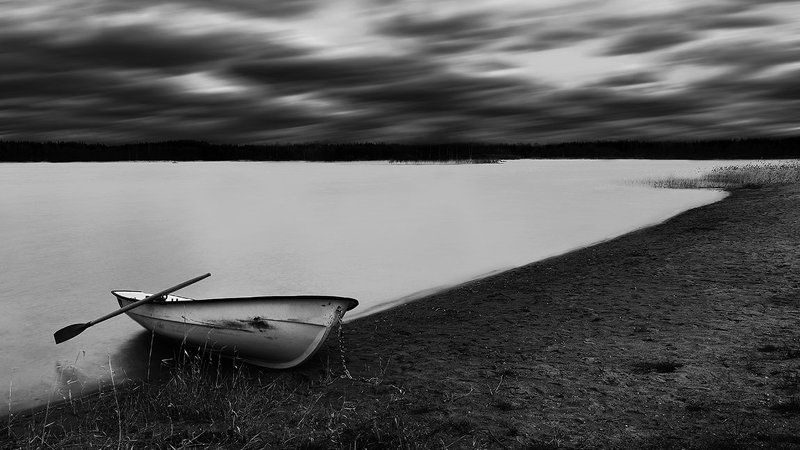 Black, Black & white, Black and white, Boat, Clouds, Sky, Still, Still life, Stones, Water, Waterscape, Берег, Вода, Выдержка, Движение, Длинная выдержка, Камни, Лодка, Небо, Облака, Черно-белое, Черное M E / A N C H O / Y part II фото превью