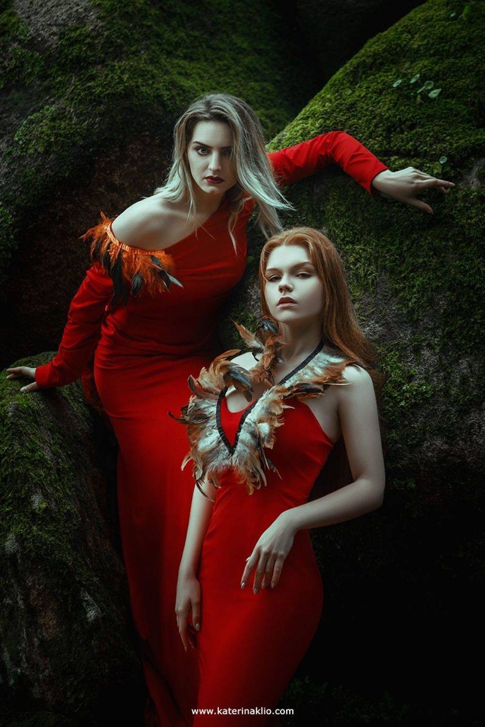 red, queen, model, two, women, couple, red, green, beauty, dress, together, beautiful, two beautiful women, red and green, Катерина Клио