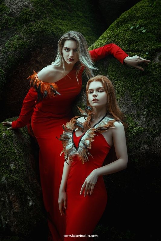 red, queen, model, two, women, couple, red, green, beauty, dress, together, beautiful, two beautiful women, red and green Red Queens фото превью