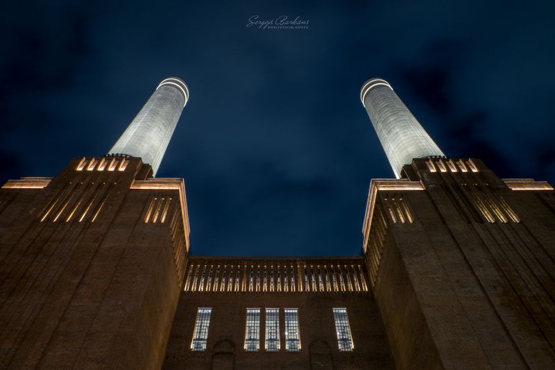 #battersea #powerstation #england #london #symmetry #perspective #parallels #chimney #uk Battersea power station фото превью