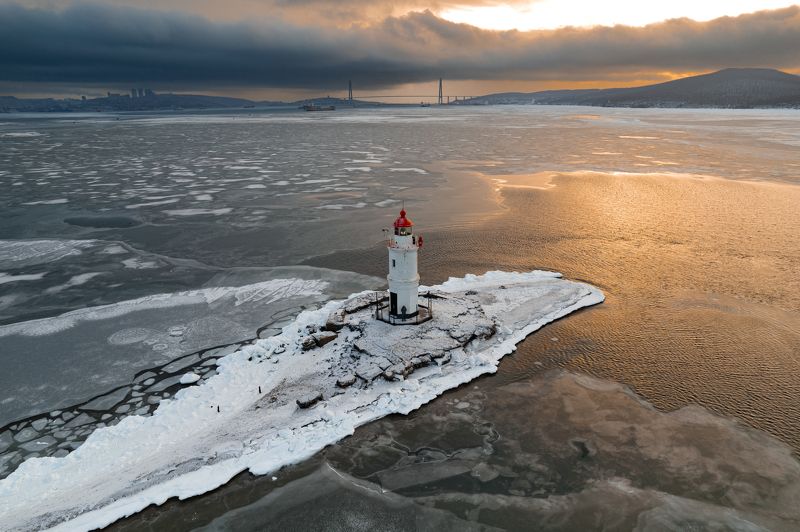 владивосток, приморский край, приморье, рассвет, зима, японское море, льды Маяк Токаревского фото превью
