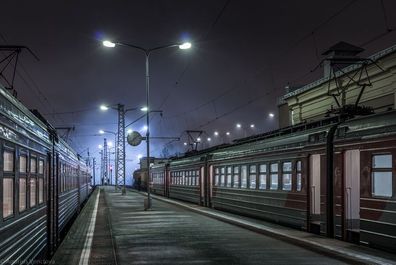 Suburban train фото превью