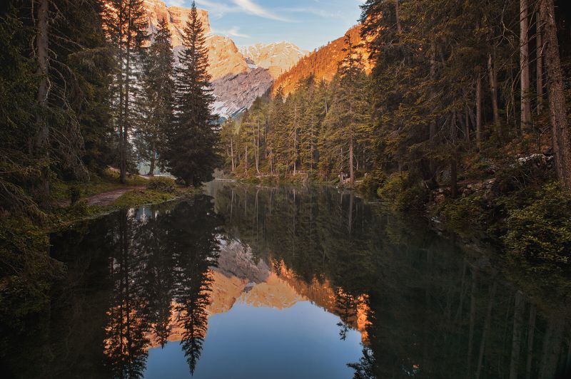 Lake in Dolomites фото превью