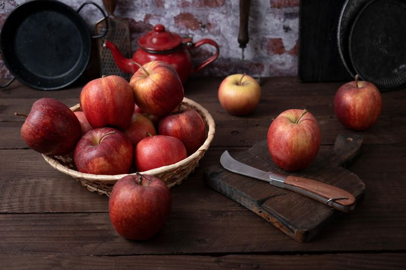 Red,fresh,apple,wood,iterior, фото превью
