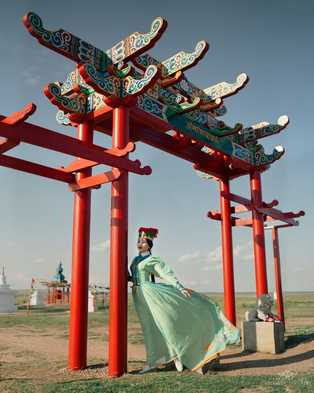 Калмыкия, достопримечательности, девушка, традиционный, традиция, народы, архитектура, степь Колоритная Калмыкия фото превью