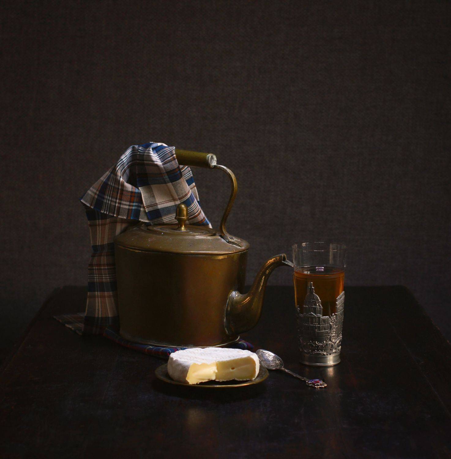натюрморт, фотонатюрморт, still life, stillifefoto, художественное фото, фотохудожник, наталья казанцева, ретро, ретронатюрморт, английский чайник, сыр, камамбер,, Наталья Казанцева