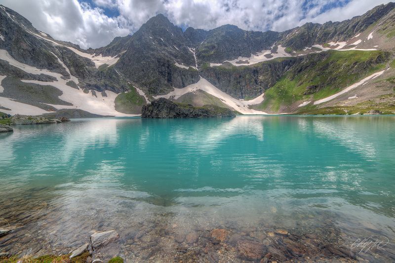 Полдень на озере Безмолвия. фото превью
