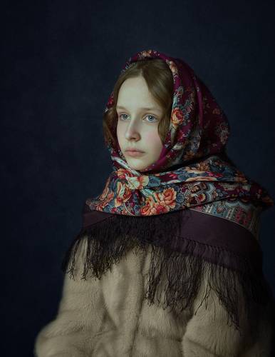 Портрет девочки в платке