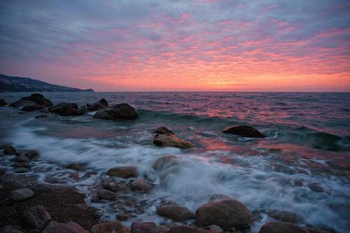 Зелёный мыс , Алупка . Шторм на рассвете .