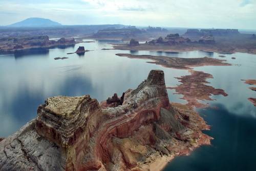 Озеро Пауэлл на рассвете