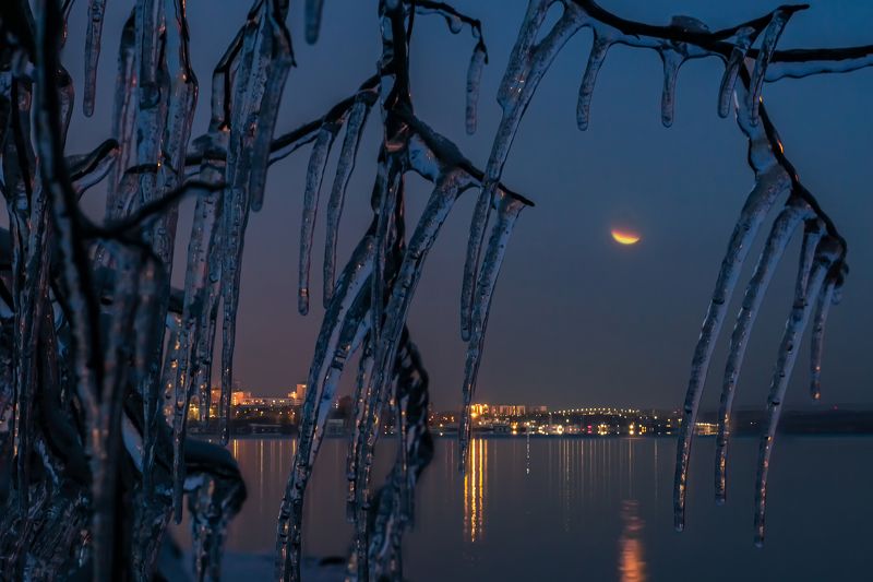 иркутск, ангара, зима, луна Лунное затмение фото превью