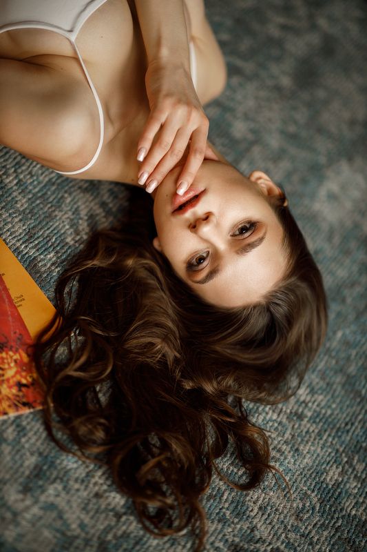 девушка портрет естественный свет Natalie фото превью