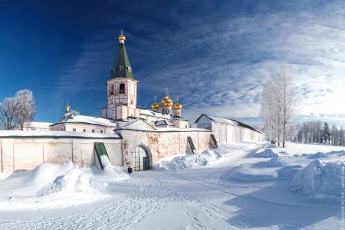 Зимний день в обители
