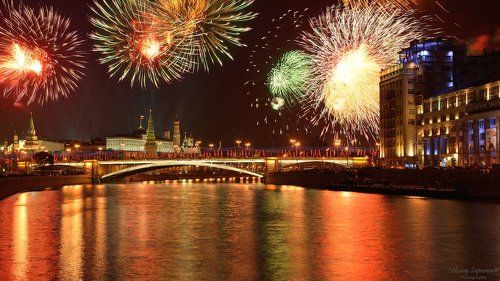 Салют над Москвой в честь 70-го Дня Победы