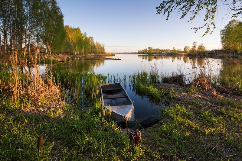 У берега фото превью