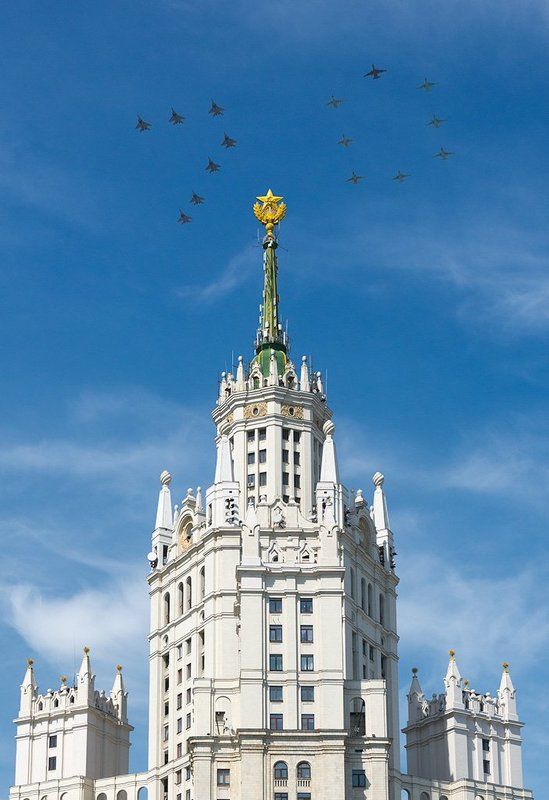 авиапарад, армия, ввс, котельники, москва, россия, самолет, сталинская высотка С Днем Победы! фото превью