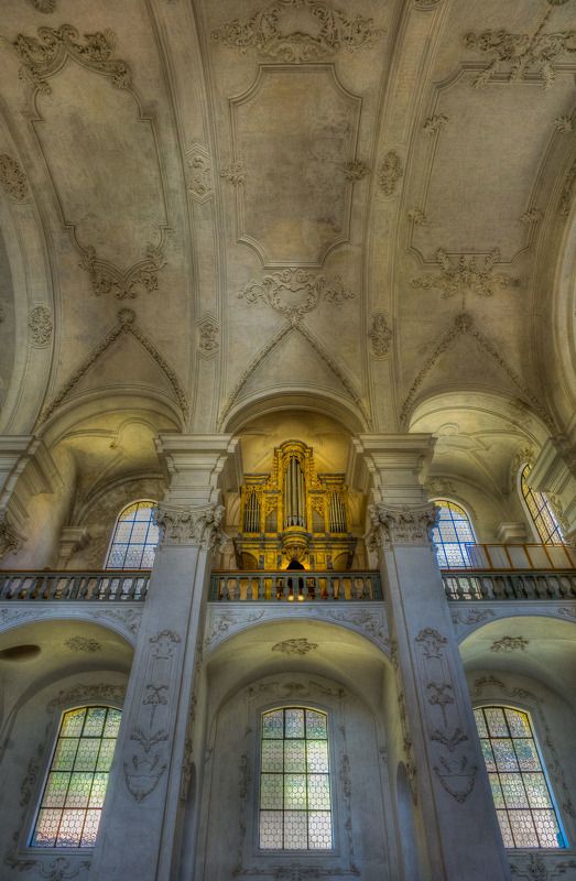 Органист. Аббатство Беллелэй. фото превью