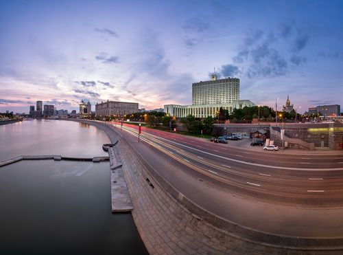 Белый Дом и Краснопресненская Набережная, Москва