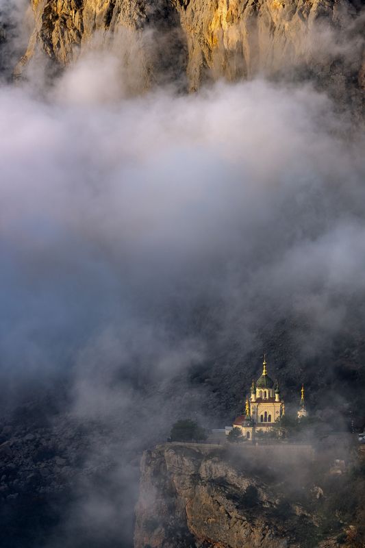 храм крым форос рассвет горы севастополь Форосский храм в облаках фото превью
