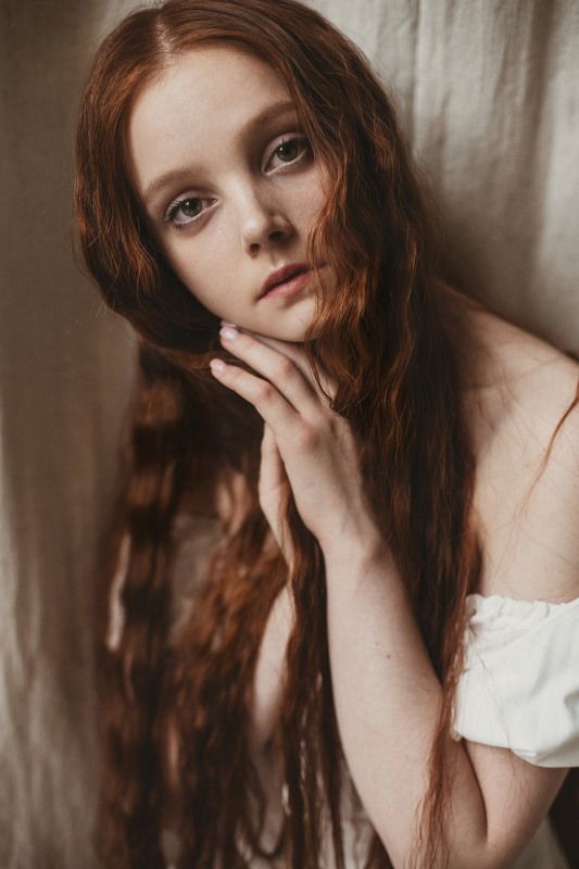 рыжая девушка, рыжие волосы, студия, длинные волосы, красивая девушка Портрет Даши фото превью