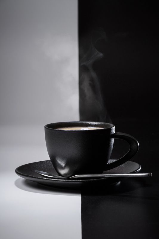 кофе, виски, лёд, напиток, горячий, алкоголь, стакан, стекло, черно-белый, студия, фон Кофе и виски фото превью