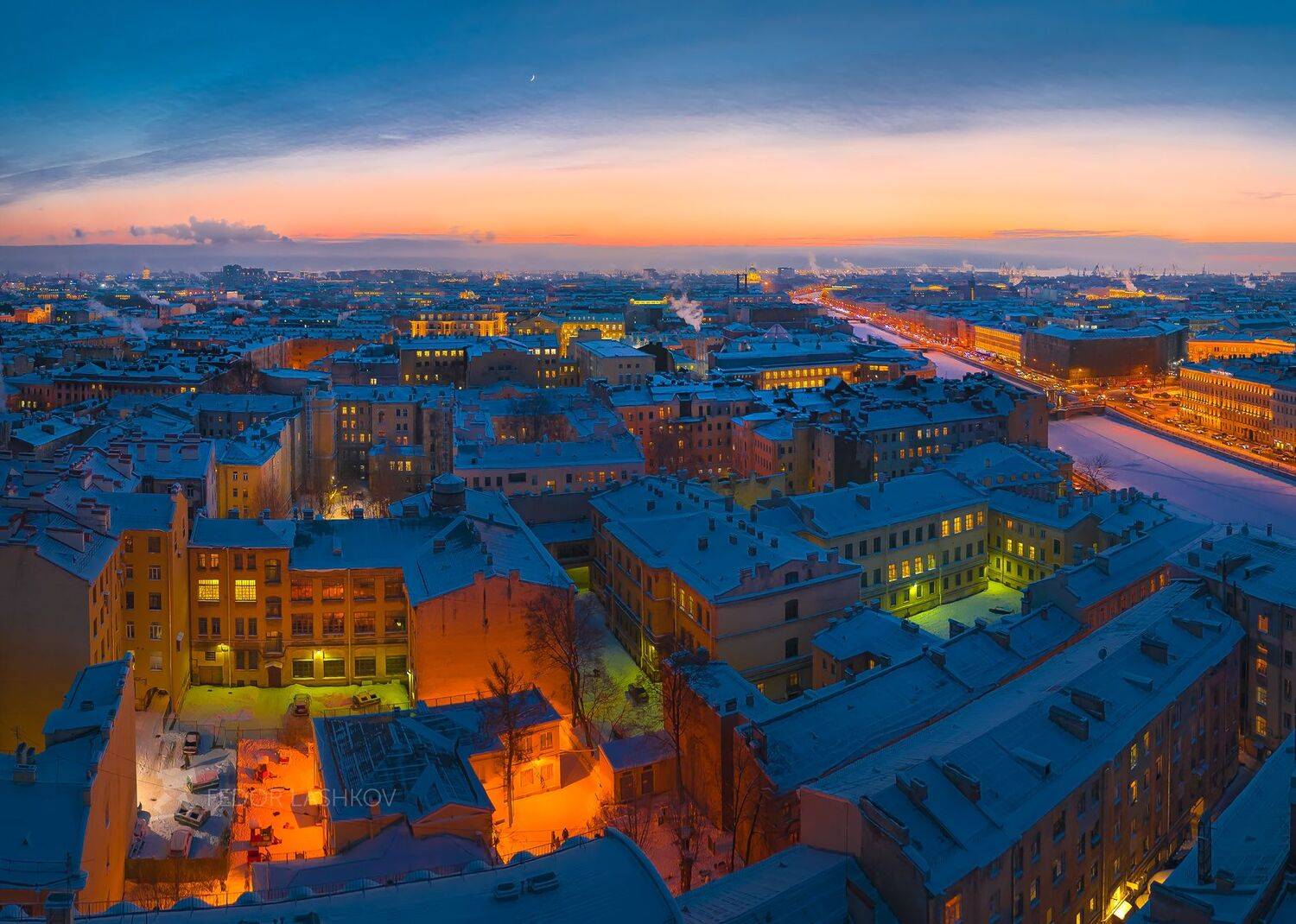Санкт-Петербург, зима, зимние, город, архитектура, Питер, закат, сумерки, синий, сиреневый, фонари, подсветка, аэросъёмка, огни города, река Фонтанка, дворы, двор, крыши, , Лашков Фёдор