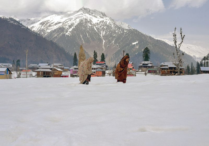 #landscape #study #lifestyle #life #girls #sisters Arduous journey фото превью