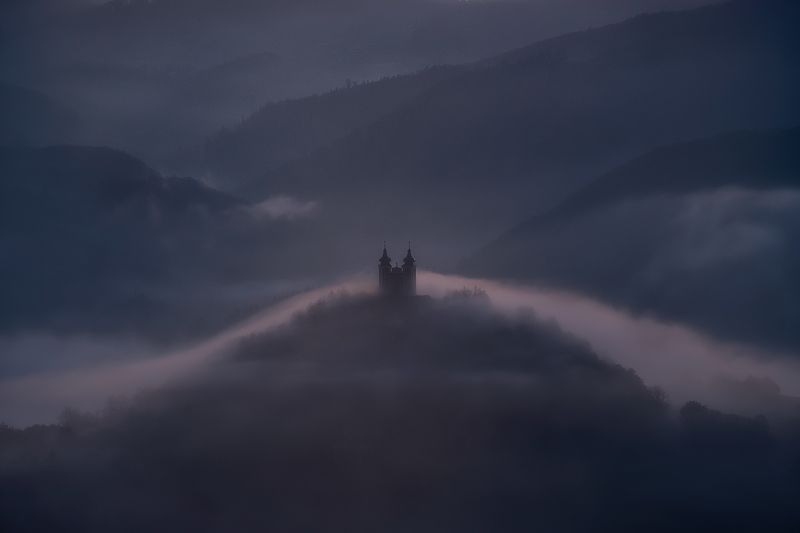 #slovakia #banskastiavnica #manfrotto #nikon #autumn Dark tower  фото превью