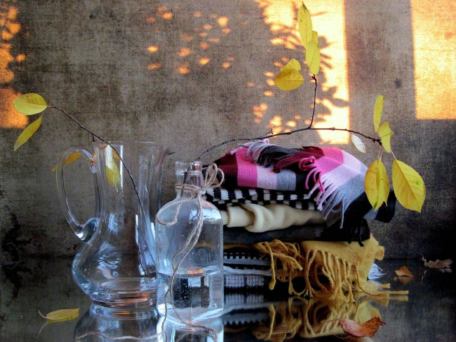 осень, ветки, кувшин, бутылка, стекло, шарфы, Наталия Тихомирова
