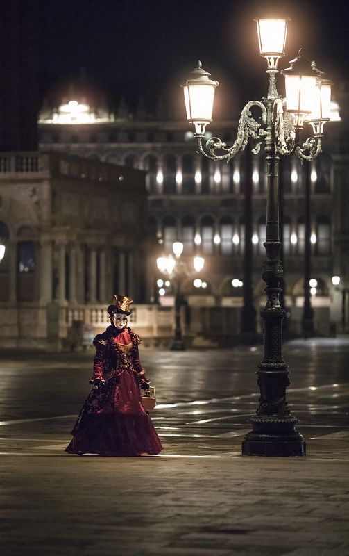 карнавальные маски и костюмы Венеции фото превью