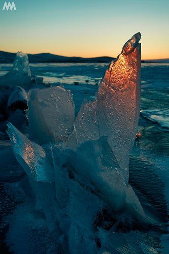 Льдина на Байкале. Фотограф Минков