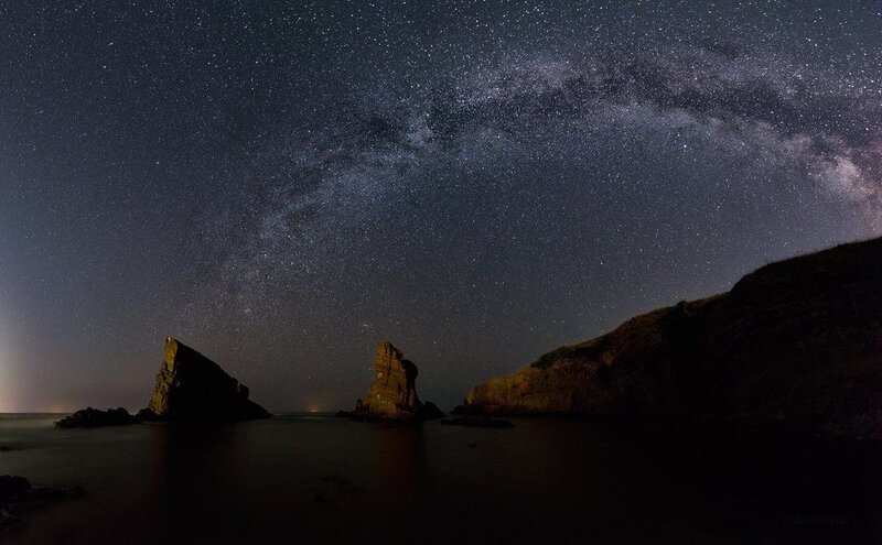 Landmark Korabite (the ships) in the starry summer night фото превью