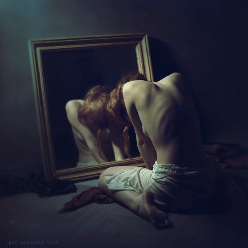 igor voloshin, voloshin, painting, surrealism, computer art, photography, art, woman, nude, mirror, reflection, sitting, thoughts thoughts фото превью