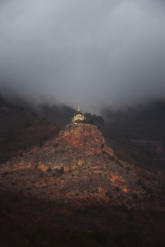 Храм под облаками  фото превью