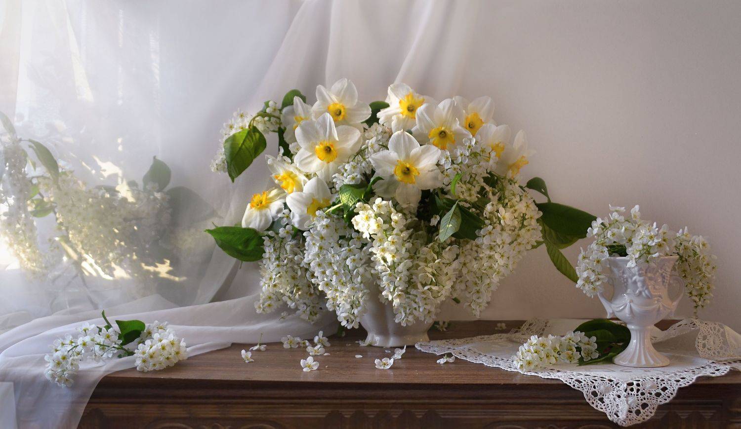 still life, натюрморт, цветы, фото натюрморт, весна, май, черёмуха, фарфор,  настроение, нарциссы, Колова Валентина