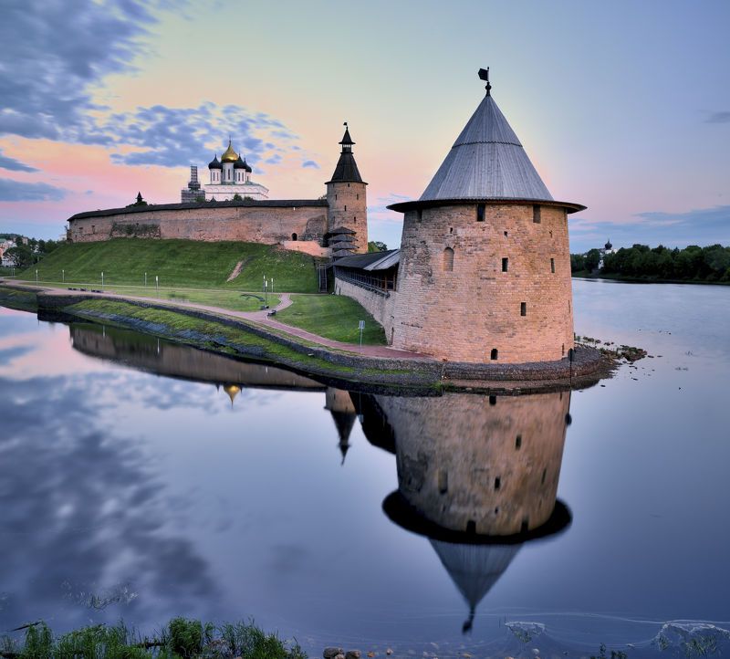 псков, кремль, река пскова, закат Башни Крома фото превью