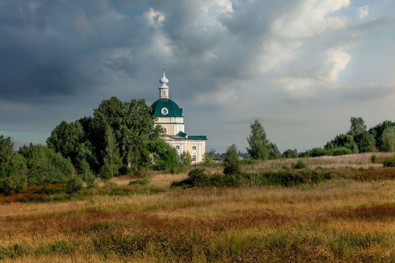 Храм в Подмосковье фото превью