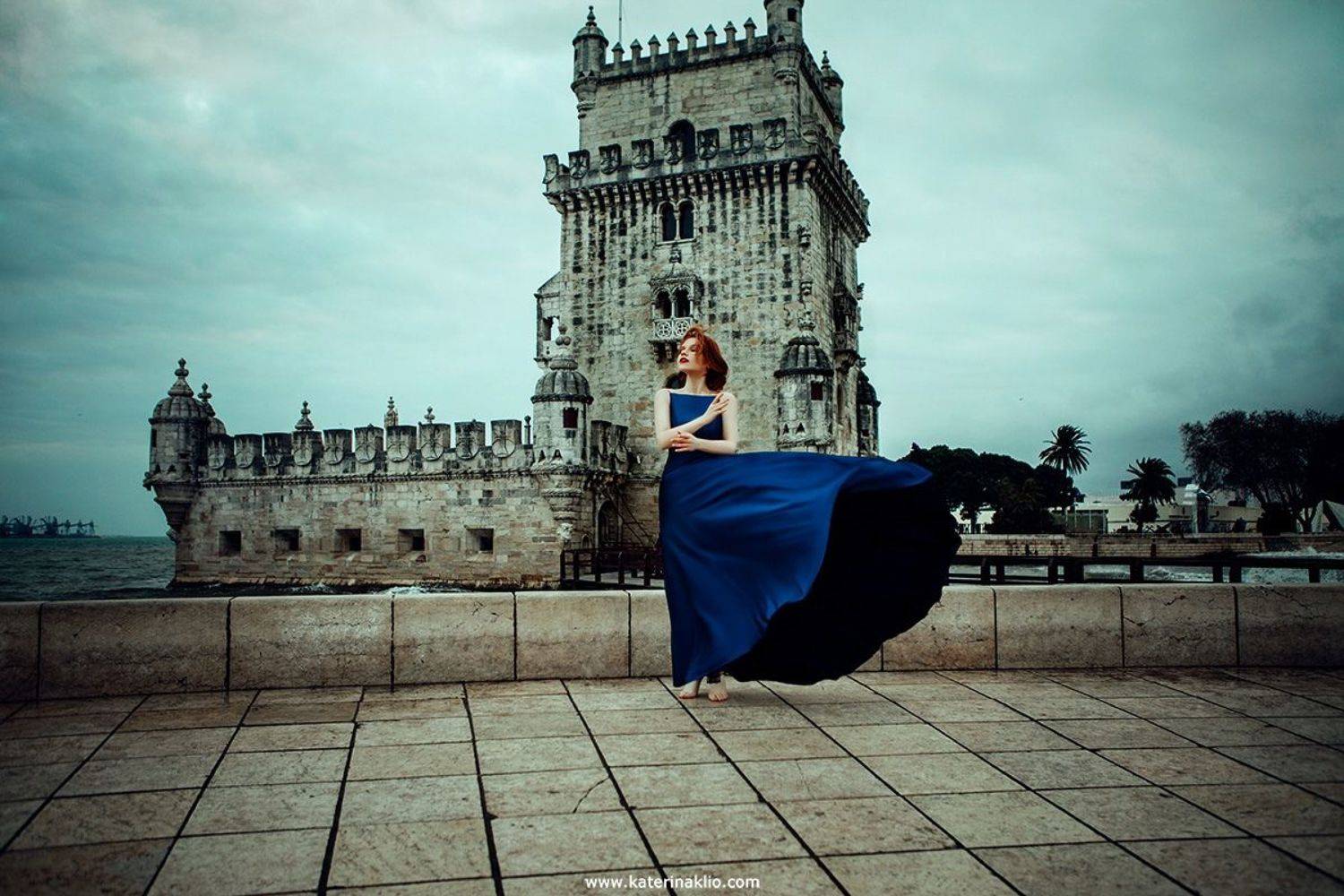 dancer, dance, palm, beach, belem, tower, queen, dark, sea, Portugal, Lisbon, waves, beauty, model, woman, blue, dress, feeling, beautiful, dark tower, Катерина Клио